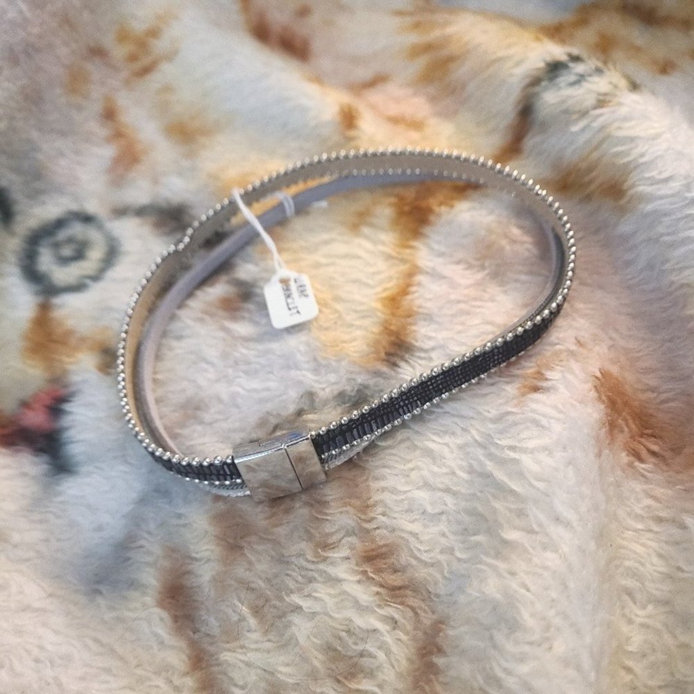 NEW Wrap Bracelet black/gray beaded type design